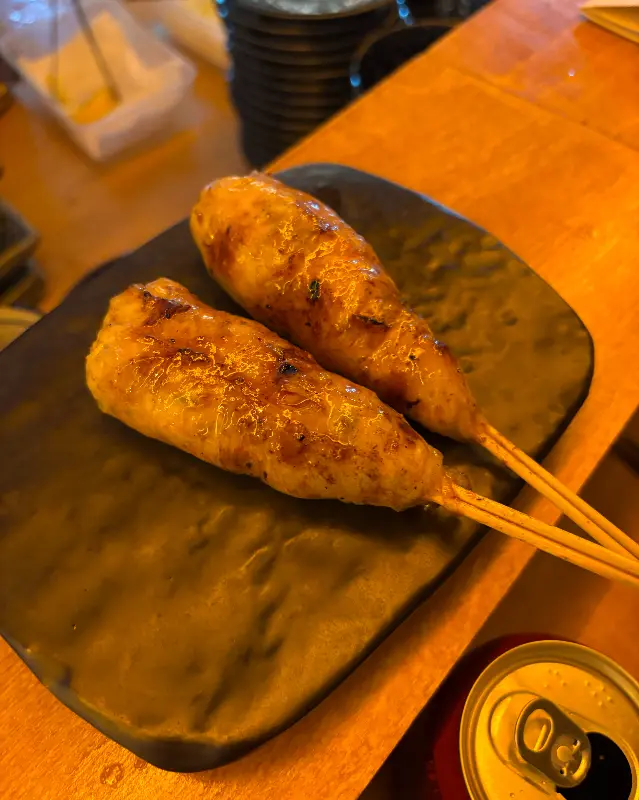 윤기가 흐르는 츠쿠네 꼬치