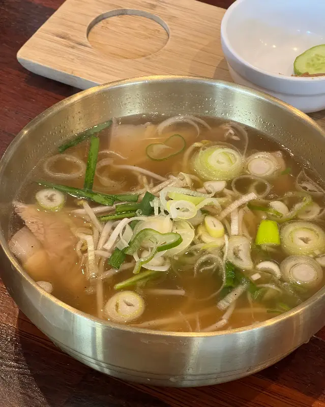 파가 듬뿍 올라간 곰탕