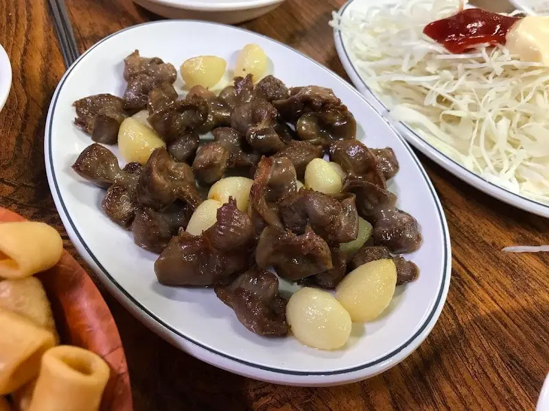 닭똥집과 샐러드