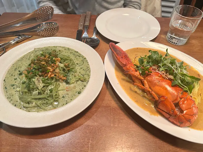 바질 페스토 크림 파스타와 랍스터 로제 파스타