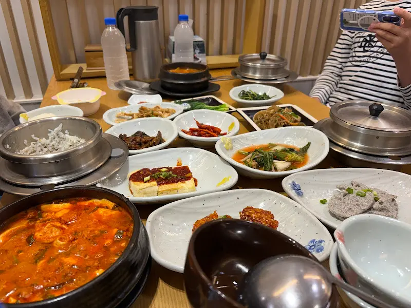 푸짐한 청국장 정식 한 상 차림