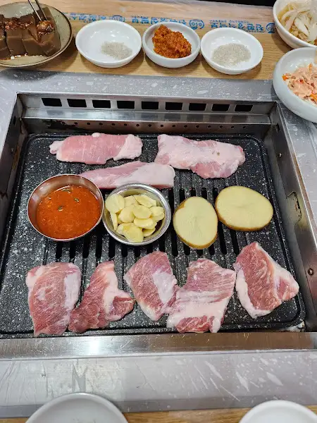 불빛가브리살 테이블 세팅
