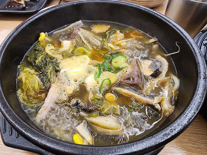 보글보글 끓는 내장탕