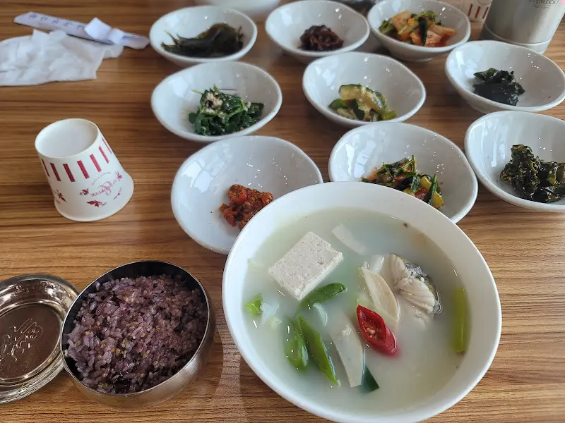 생대구탕과 밑반찬