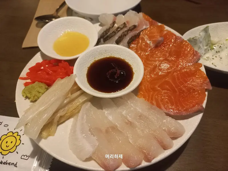 신선한 숙성회 한 접시