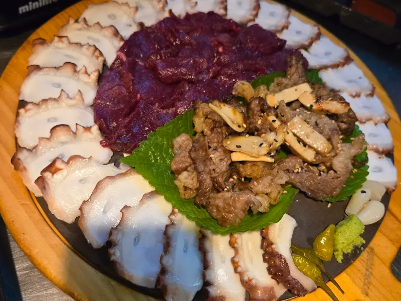 뭉티기 삼합의 아름다운 자태