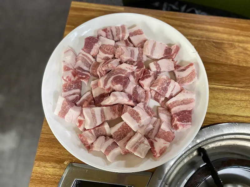 가지런히 놓인 삼겹살