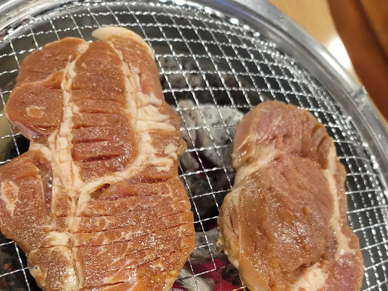 돼지갈비 굽는 모습