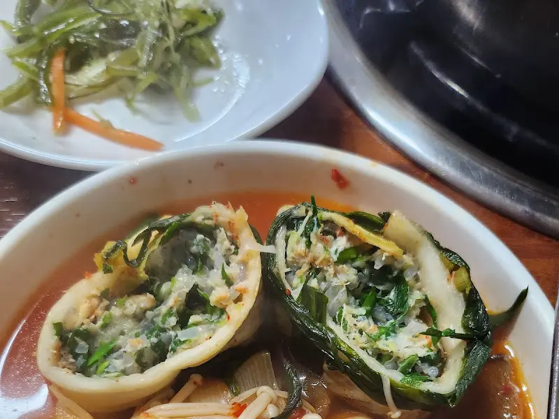 반으로 가른 김치만두