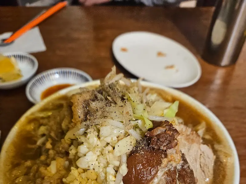 푸짐한 지로계 라멘