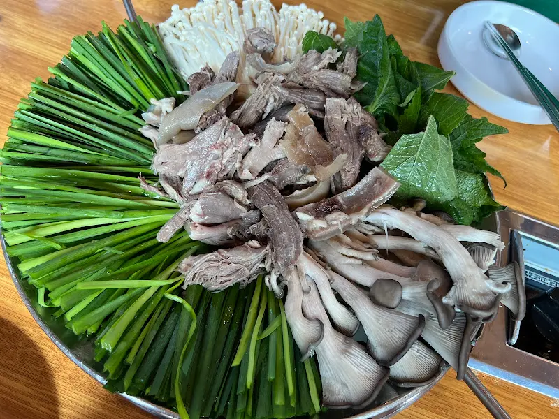 푸짐한 염소전골의 비주얼