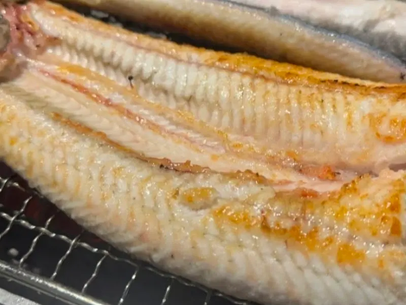 숯불 위에서 익어가는 장어