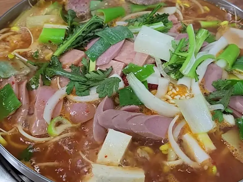 함지 부대찌개 완성된 모습