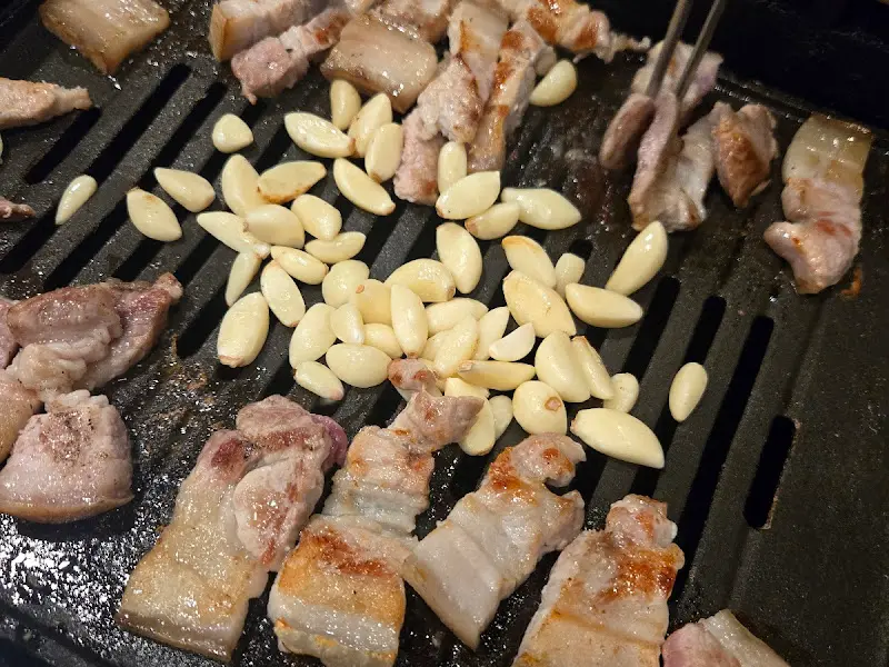 돼지고기와 마늘