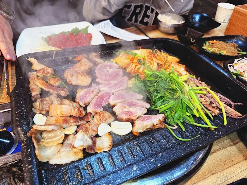 미나리와 삼겹살의 환상적인 조합