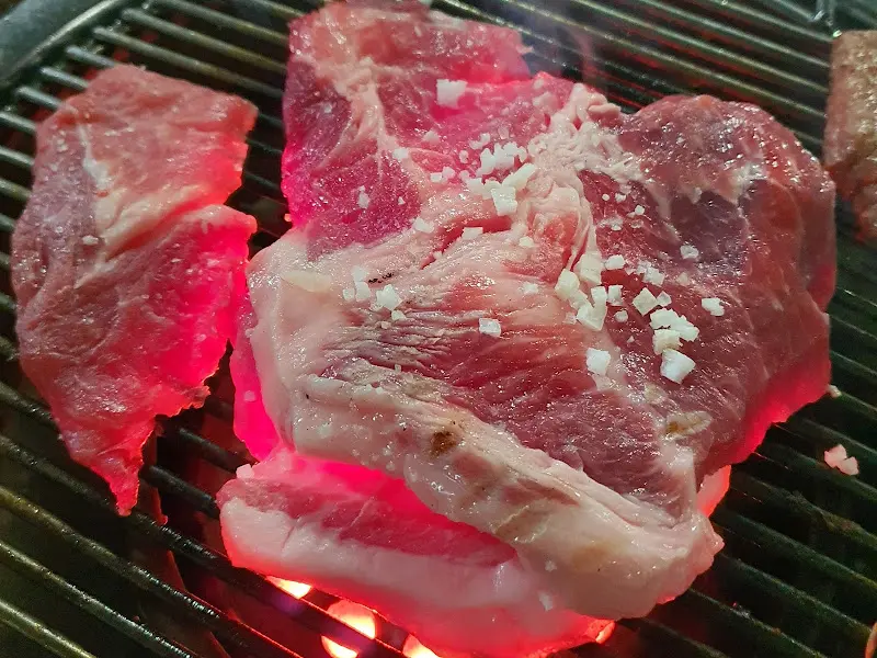 연탄불 위의 목살