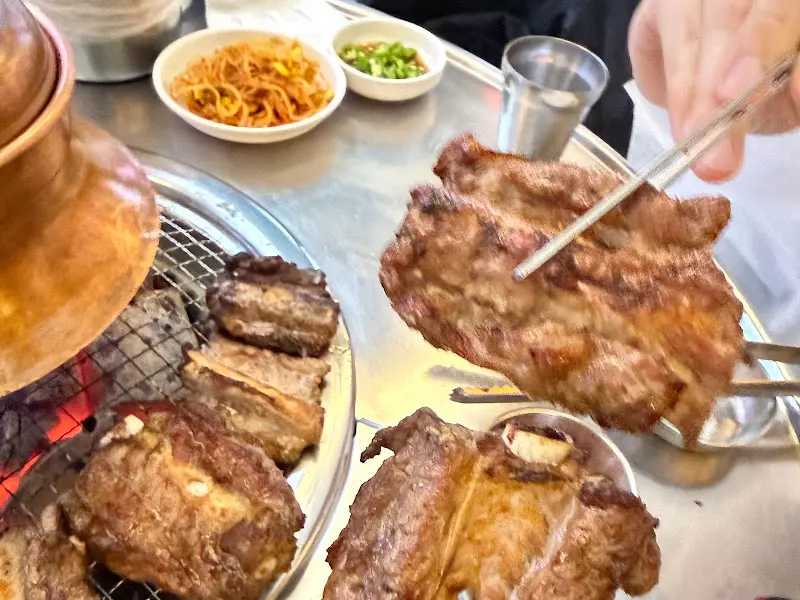 잘 구워진 생갈비