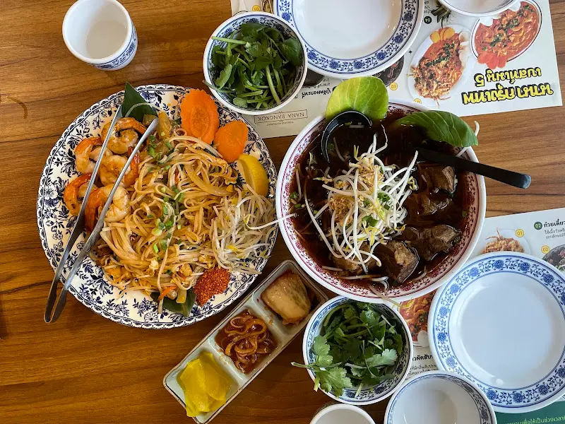 아롱사태 쌀국수와 팟타이의 환상적인 비주얼