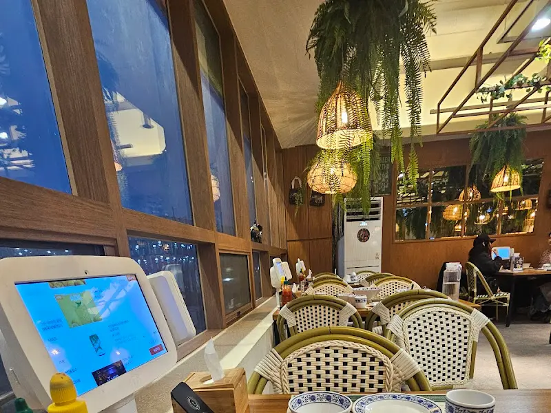 나나방콕 파주운정점의 넓고 쾌적한 내부