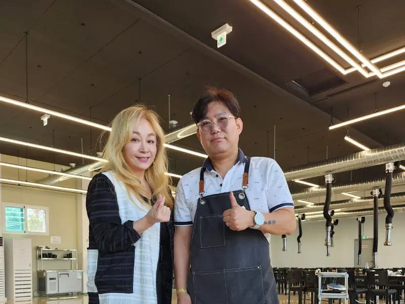 친절한 사장님 부부