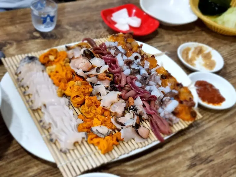 해산물 모듬과 술