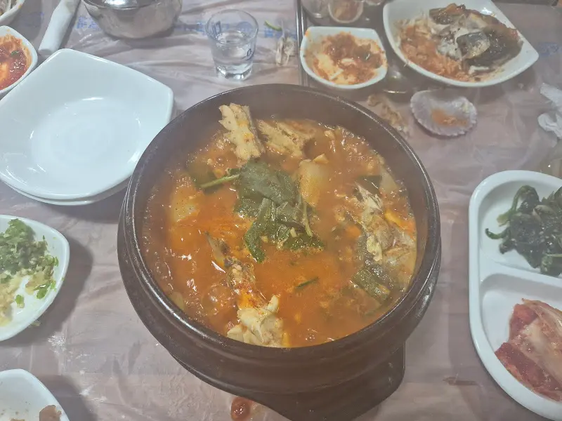 시원하고 칼칼한 매운탕