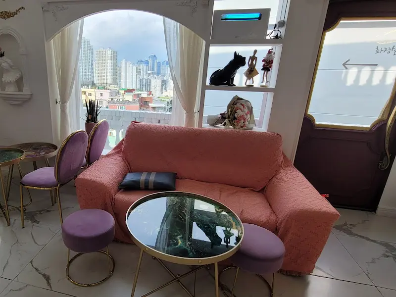 카페 외부 테라스