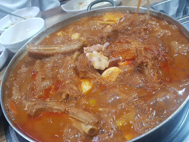 갈비찜 조리중