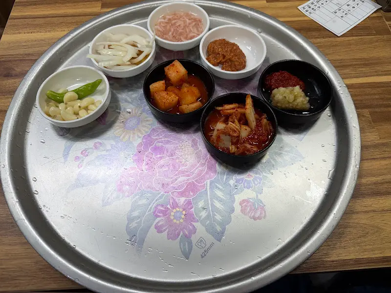 다양한 곁들임 찬