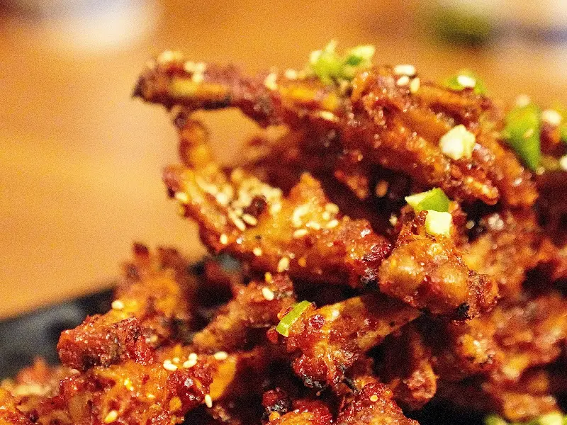 가까이에서 찍은 닭발