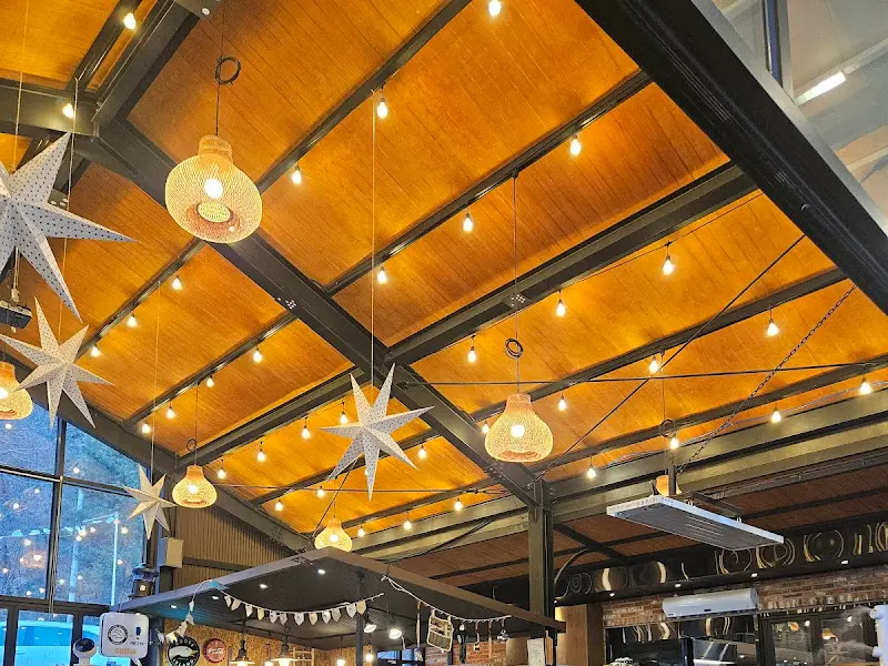 카우보이그릴 천장