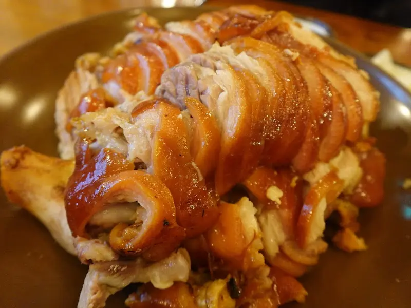 윤기가 흐르는 족발의 모습