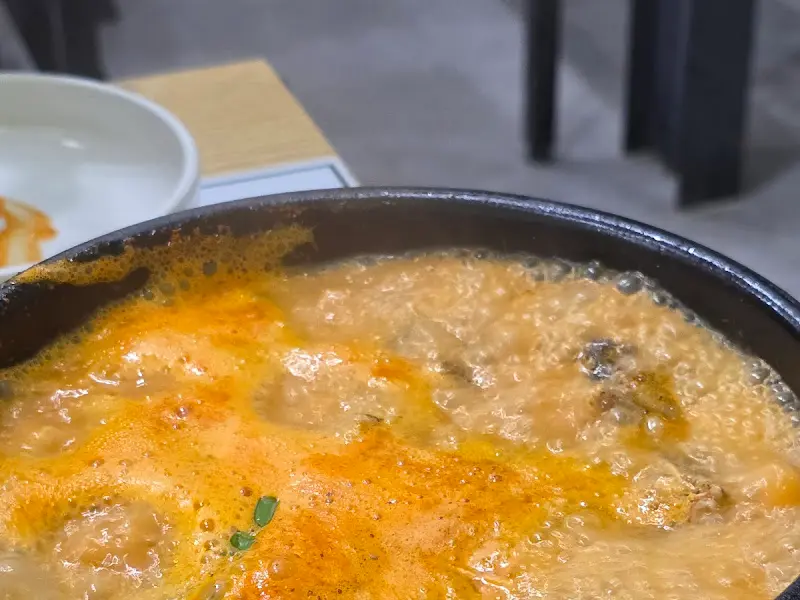 보글보글 끓는 국밥