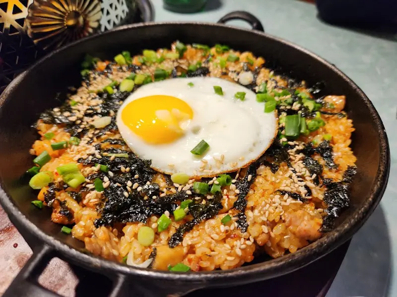 고소한 깍두기 볶음밥