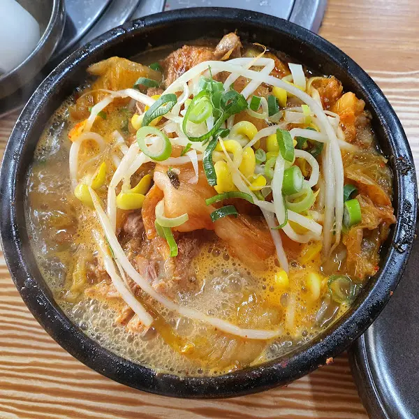 묵은지 감자탕 비주얼