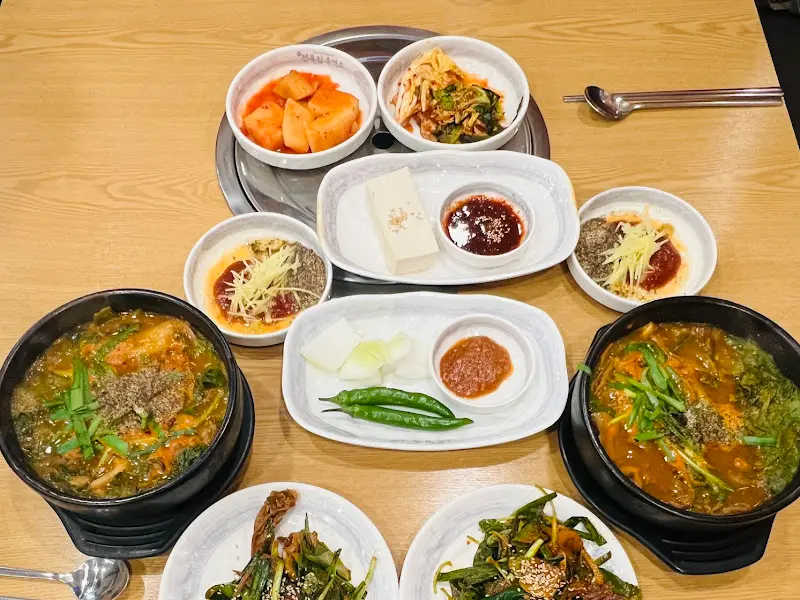 흑염소탕 정식 한상차림