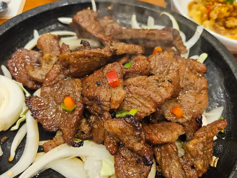 윤기가 흐르는 석갈비의 자태