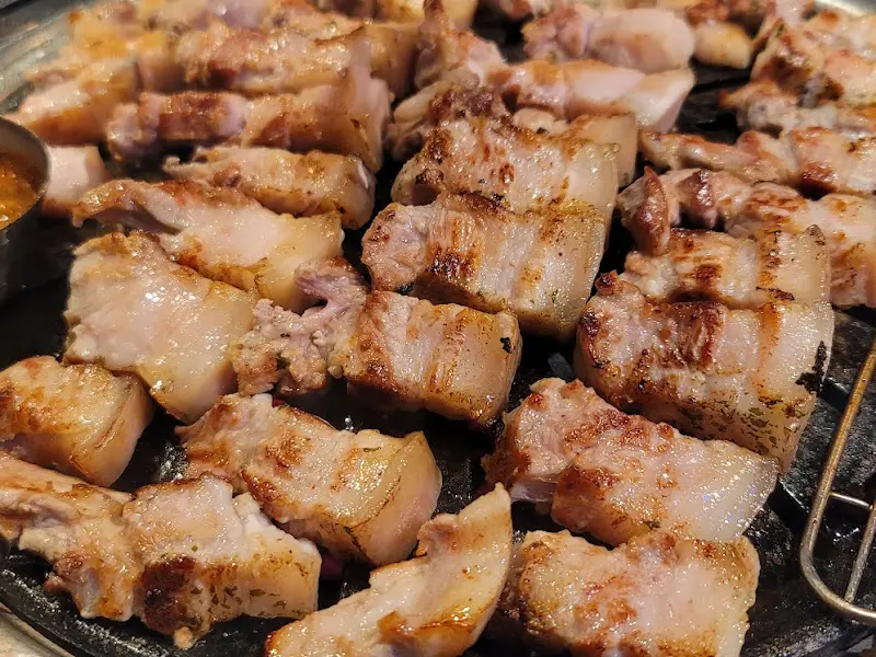 잘 구워진 오겹살