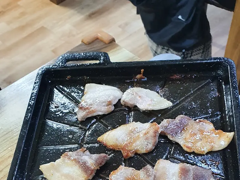 냉삼이 구워지는 모습