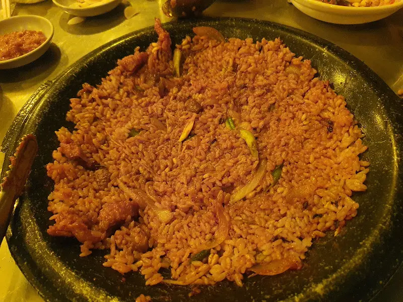 볶음밥의 향연, 숟가락을 멈출 수 없는 맛