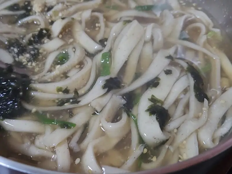 정선 번영슈퍼 콧등치기 국수 클로즈업