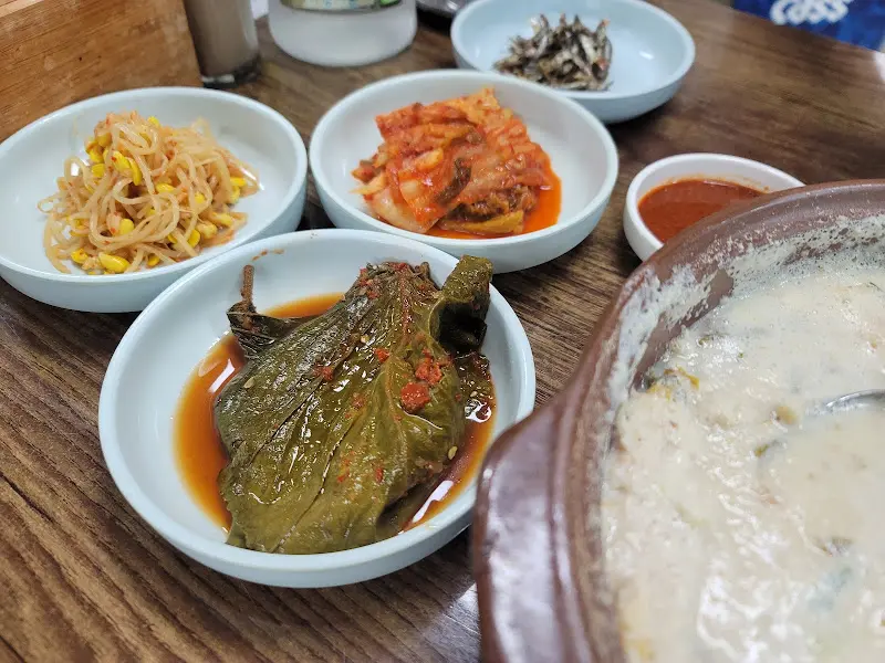 되비지콩탕과 밑반찬