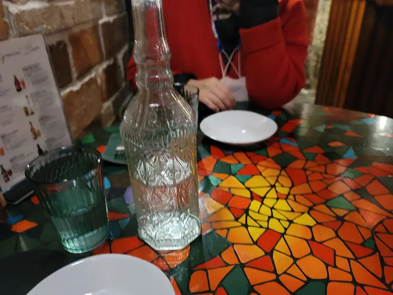 메뉴판과 테이블