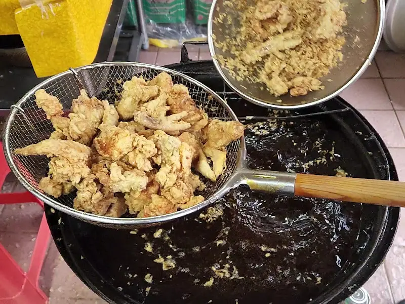 통닭 튀기는 모습