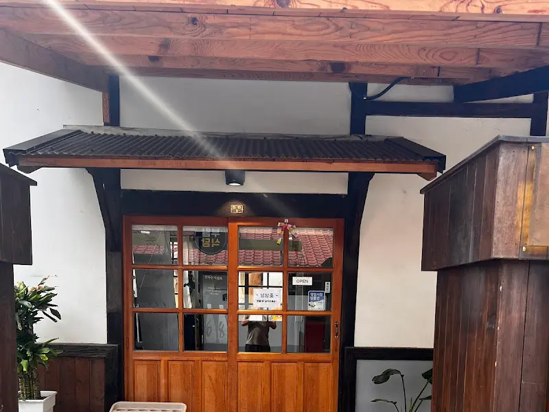 카페 소풍 출입구