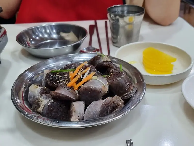 윤기가 좔좔 흐르는 순대