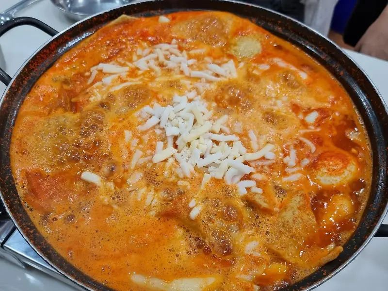 모두랑 즉석 떡볶이의 푸짐한 비주얼