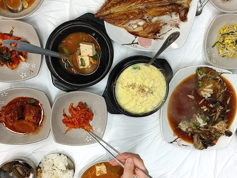 인생맛집 밥지기의 푸짐한 한 상 차림