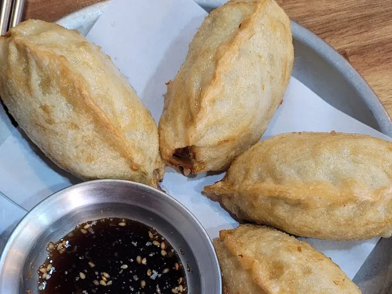 겉바속촉 수제 군만두