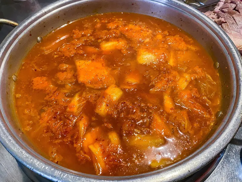 보글보글 끓는 김치찌개
